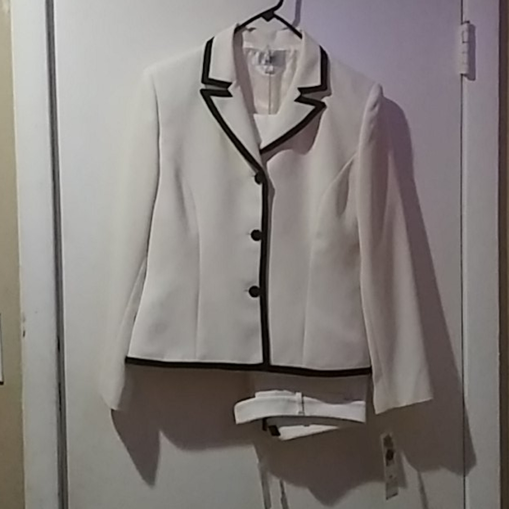 Dress suit